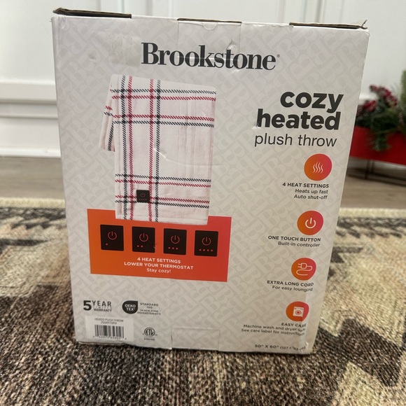 New Brookstone Cozy Heated Plush Throw Heat 4 Settings Built In Controller 50x60 - Picture 11 of 14